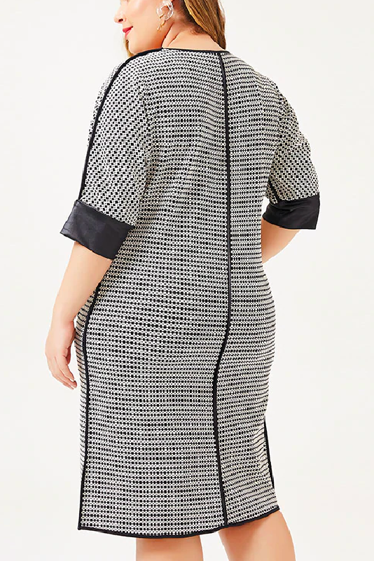 Beautiful Woman In A Plus Size Casual Midi Dress, With Pockets & A Houndstooth Pattern